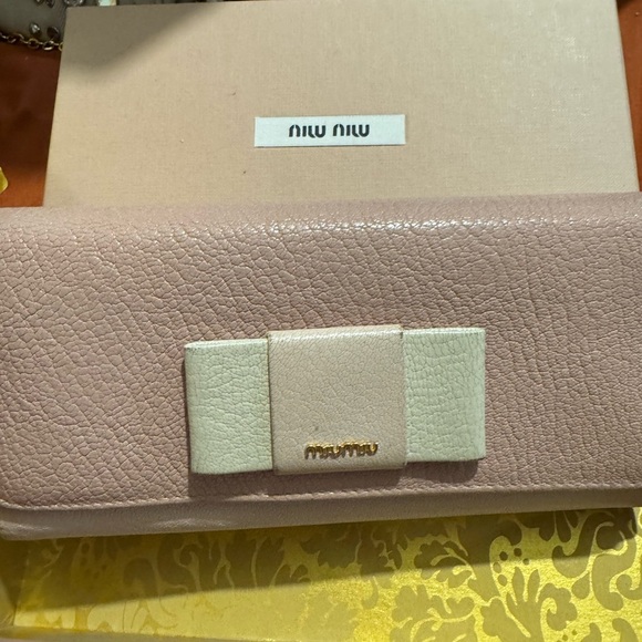 Miu Miu Pink and White Women's wallet - Picture 1 of 9